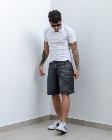 Bermuda Negro Laser con Bigotes