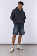Bermuda Jean Mom Baggy Laser con Bigotes negro - Imagen 4